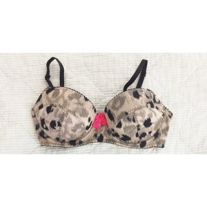 🎀Betsey Johnson Leopard Satin Demi Bra🎀